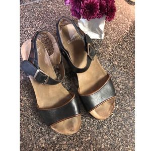 Dansko Debby platform full grain sandal size 38